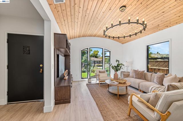 Image 9 of 49 For 4073 Stanley Blvd