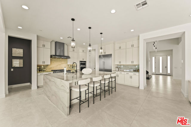 11767 Toyon Drive, Chatsworth CA: https://media.crmls.org/mediaz/94ca2946-c215-421d-8f5e-9c64a22b06f8.jpg