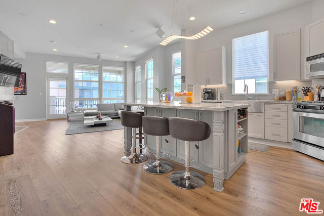 13020 Pacific, Playa Vista CA: https://media.crmls.org/mediaz/94ca8664-044a-4c6e-8139-5fddd465ab4b.jpg