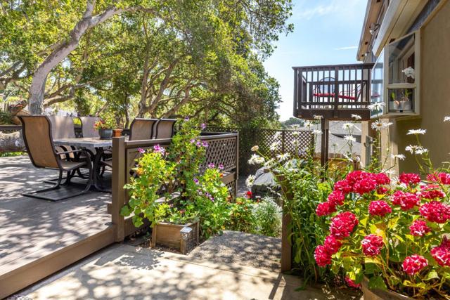 14892 Blue Oak Place, Salinas CA: https://media.crmls.org/mediaz/94cb27b2-3ac1-4689-b521-5e7095ff86c2.jpg