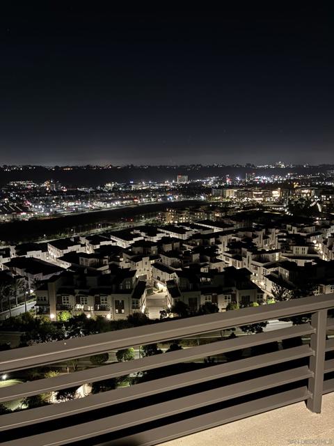 2921 Via Alta Pl, San Diego CA: https://media.crmls.org/mediaz/94cb64a8-29d8-40ef-91e8-5455579ed4cd.jpg
