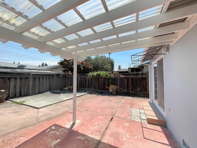 4902 Everglades Park Dr, Fremont CA: https://media.crmls.org/mediaz/94cc1c84-854d-4f9d-a29e-91d7cbff6f3b.jpg