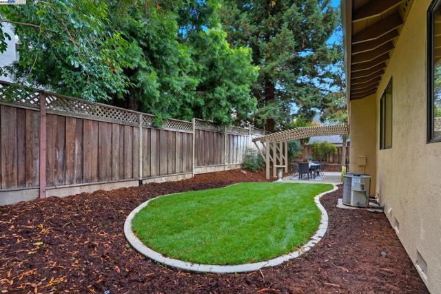 7444 Pecan Court, Pleasanton CA: https://media.crmls.org/mediaz/94cd8b2b-f478-439b-8282-e047d12632be.jpg