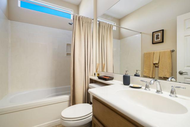 81497 Golden Poppy Way, La Quinta CA: https://media.crmls.org/mediaz/94cdb2ac-fa0b-4c03-bac0-47bedbf48c2b.jpg