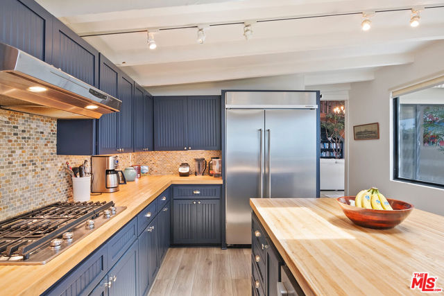 23356 aka 107 Malibu Colony Road, Malibu CA: https://media.crmls.org/mediaz/94ce218e-a447-45b0-92a2-f4f2f3b5c2be.jpg
