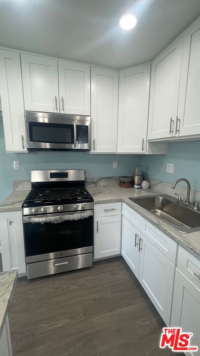 605 W 47th Street, Los Angeles CA: https://media.crmls.org/mediaz/94ce726b-04d3-4eed-ad0c-7d07cfb0350f.jpg