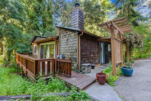 15040 Fern Avenue, Boulder Creek CA: https://media.crmls.org/mediaz/94cf373d-4a76-4701-b581-9d0d117c6f2a.jpg