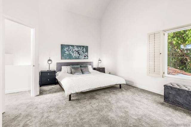2820 Cedarwood Way, Carlsbad CA: https://media.crmls.org/mediaz/94cfc484-50dc-4dcd-9730-596ce4e7bcd6.jpg