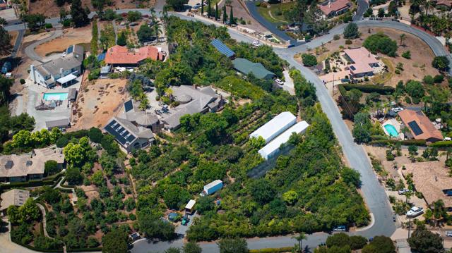 2081 Elevado Road, Vista CA: https://media.crmls.org/mediaz/94d0cb80-1d68-47d1-b861-89d01e59f31e.jpg