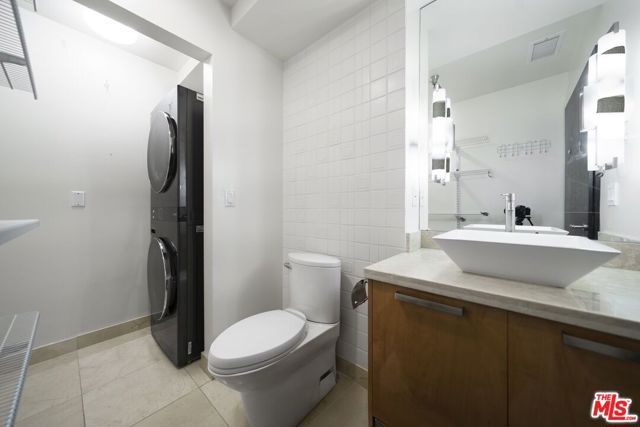 702 S Serrano Avenue, Los Angeles CA: https://media.crmls.org/mediaz/94d14fef-afcc-4b39-9d53-f1b47daa490f.jpg