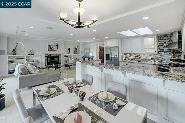 1232 Skycrest Dr, Walnut Creek CA: https://media.crmls.org/mediaz/94d155d6-6b61-4ca7-b3ed-a79d2bde2107.jpg