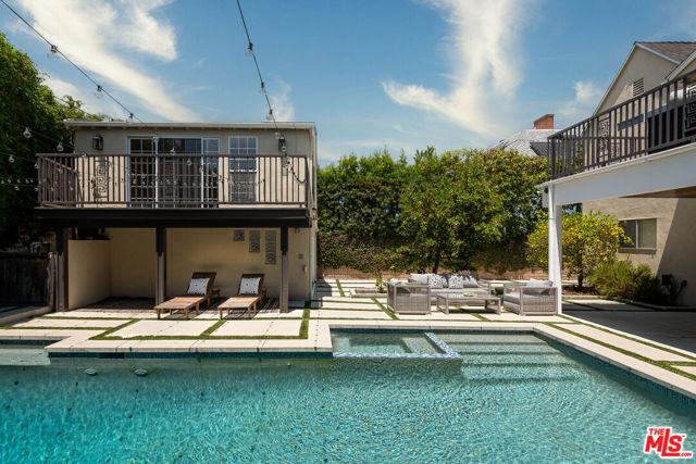 543 N June Street, Los Angeles CA: https://media.crmls.org/mediaz/94d20169-bdda-4138-b43b-af4604651ccc.jpg