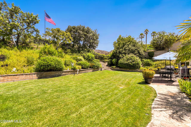 2063 Woodglen Street, Simi Valley CA: https://media.crmls.org/mediaz/94d249fa-620e-4324-8912-8612d752a961.jpg