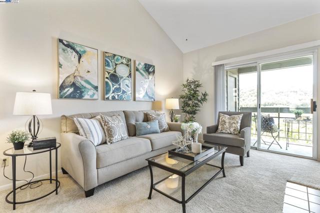 7710 Canyon Meadow Cir, Pleasanton CA: https://media.crmls.org/mediaz/94d24e1f-76b6-4065-88d0-3f1313a2ba9a.jpg