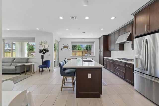 410 E Redberry Place, Mountain House CA: https://media.crmls.org/mediaz/94d27772-a28a-46a4-93c0-8d02f7cebd06.jpg