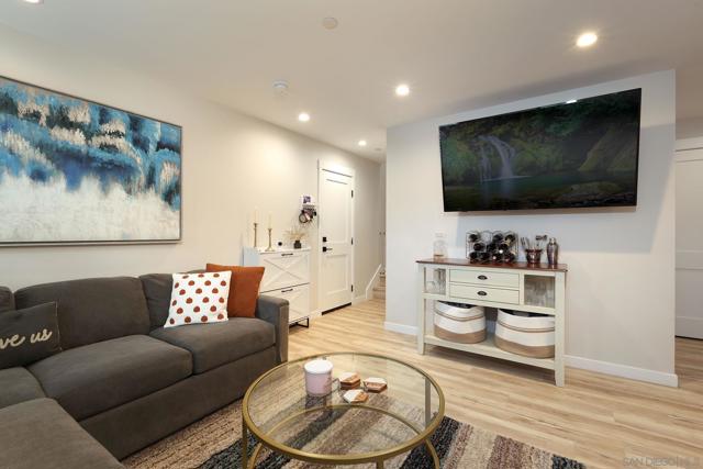 1686 88 Gecko Road, Vista CA: https://media.crmls.org/mediaz/94d3121f-720c-468e-93f6-8bd5279b2832.jpg