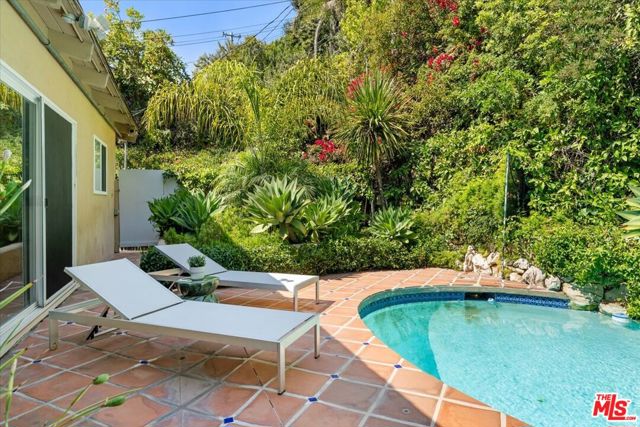 1220 N Norman Place, Los Angeles CA: https://media.crmls.org/mediaz/94d3426e-f4ae-4f76-96a1-a8d7b82a527a.jpg