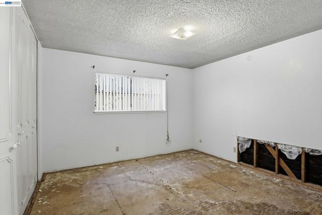 Image 17 of 48 For 2550 Damuth St