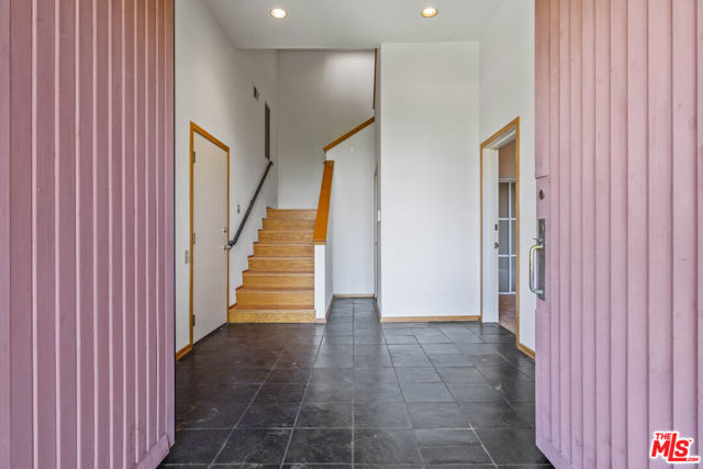 3740 Multiview Drive, Los Angeles CA: https://media.crmls.org/mediaz/94d3c577-7da1-4463-b14e-5cb0df6df742.jpg