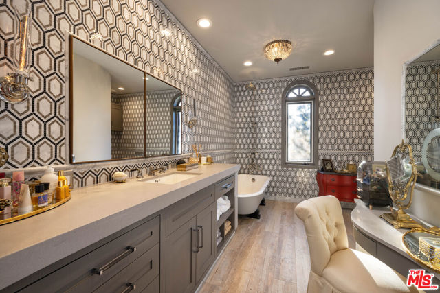 Drew Fenton | 415 Stunt Road Calabasas CA | MLS: 7285936
