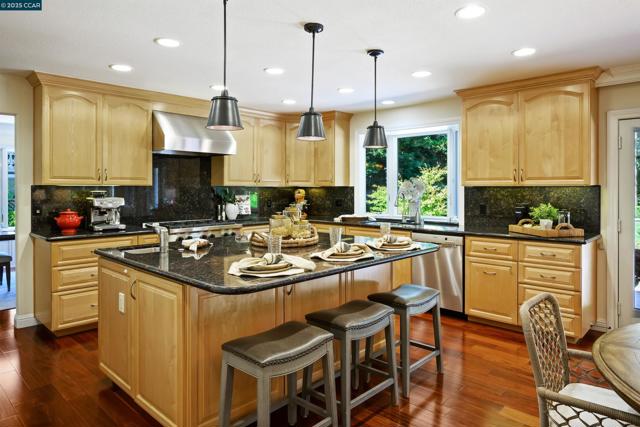 4405 Deer Ridge Rd, Danville CA: https://media.crmls.org/mediaz/94d4972a-4e06-44f7-be57-56851e3f9abe.jpg