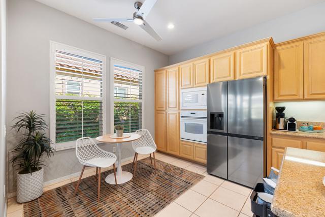 37 Shoreline Drive, Rancho Mirage CA: https://media.crmls.org/mediaz/94d4d48d-ae84-49ae-b273-5ef7b21c7724.jpg