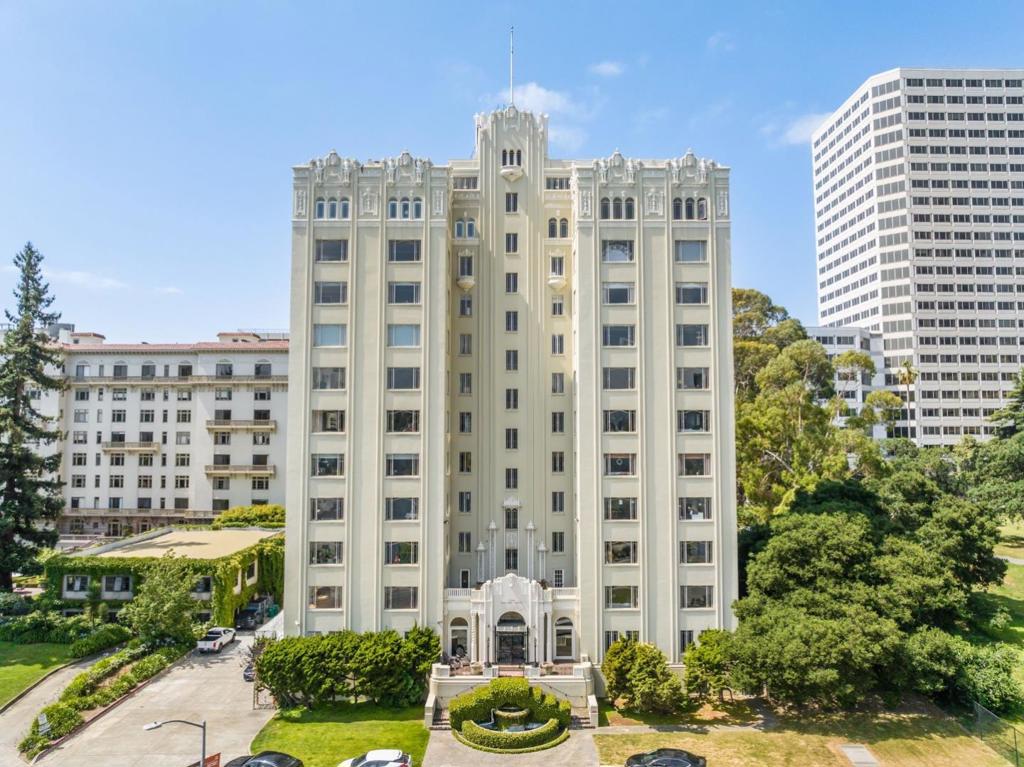 94D5Cba9 Cb80 4Ae3 Bbb7 928C1Cca378B 244 Lakeside Drive #2, Oakland, Ca 94612 &Lt;Span Style='BackgroundColor:transparent;Padding:0Px;'&Gt; &Lt;Small&Gt; &Lt;I&Gt; &Lt;/I&Gt; &Lt;/Small&Gt;&Lt;/Span&Gt;