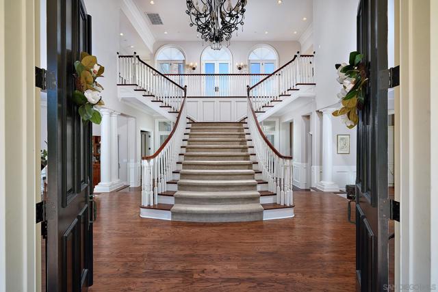13742 Paseo Valle Alto, Poway CA: https://media.crmls.org/mediaz/94d61255-25c3-4de2-b68a-70d04964cbac.jpg