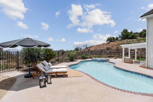 1795 Fuerte Estates Drive, El Cajon CA: https://media.crmls.org/mediaz/94d768b7-e923-4165-a0f8-8e101ed69298.jpg
