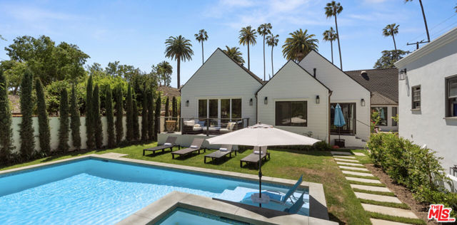504 FOOTHILL Road, Beverly Hills CA: https://media.crmls.org/mediaz/94d7f61e-e085-4968-be45-64ab369770d8.jpg
