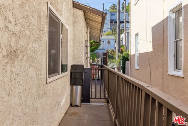 3933 & 3935 Woolwine Drive, Los Angeles CA: https://media.crmls.org/mediaz/94d85d0a-0c8f-4113-b606-03c433935fd2.jpg