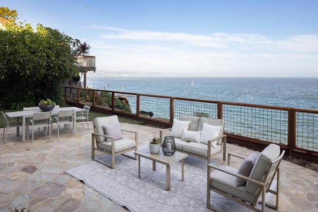 4840 Cliff Drive, Capitola CA: https://media.crmls.org/mediaz/94d883af-4747-43cb-baec-1a0502e16c9c.jpg