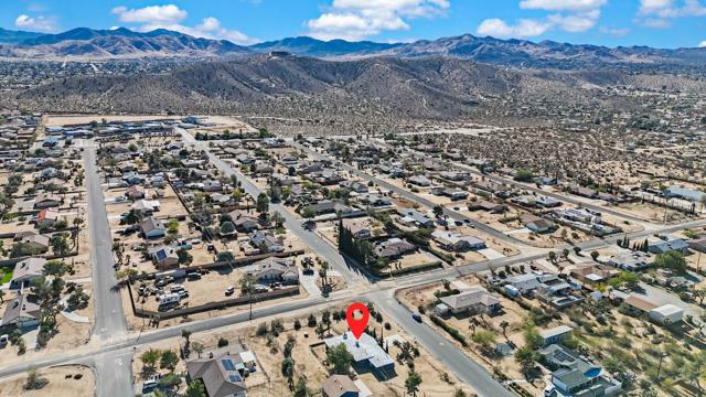 7517 Alaba Avenue, Yucca Valley CA: https://media.crmls.org/mediaz/94d8eef1-aeab-4f83-99f7-2cde5408a2a3.jpg