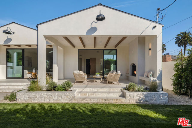 4029 East Boulevard, Los Angeles CA: https://media.crmls.org/mediaz/94d919b6-8359-406d-a451-2581f36f450a.jpg