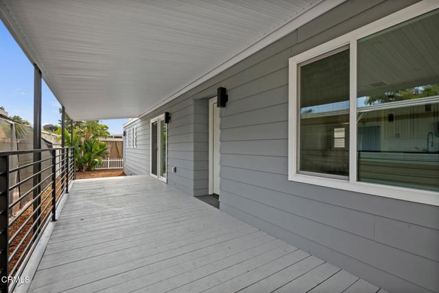 Detail Gallery Image 3 of 28 For 113 Camino Valverde #113,  Camarillo,  CA 93012 - 2 Beds | 2/1 Baths