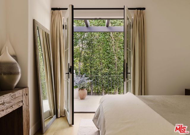 Image 23 of 41 For 408 Westbourne Drive