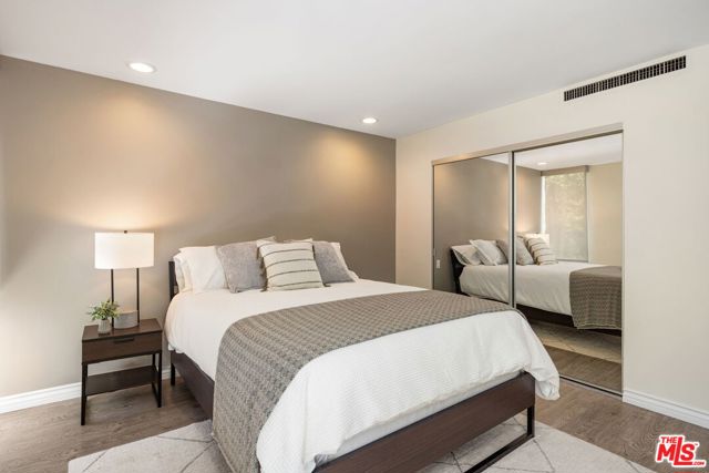 2170 Century Park East, Los Angeles CA: https://media.crmls.org/mediaz/94da38f7-c924-42be-981b-4652fa6e1319.jpg