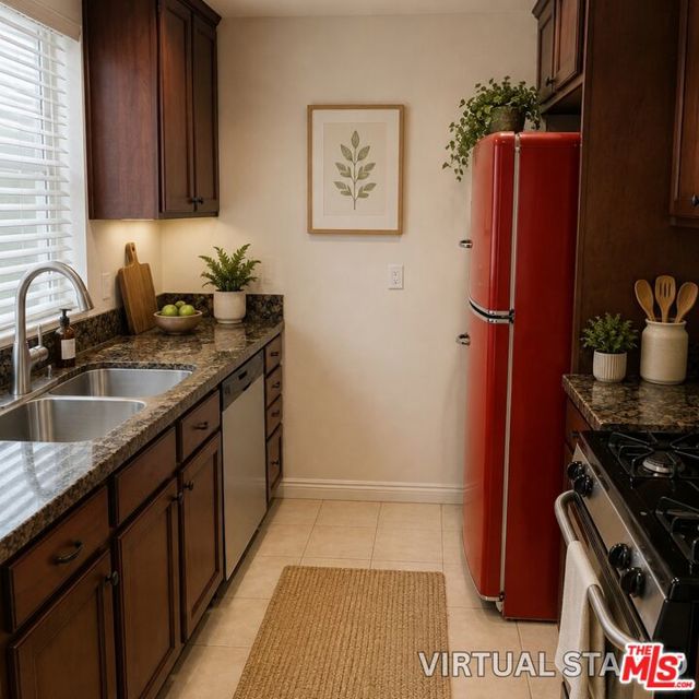 5719 Camellia Avenue, 109 photo 16