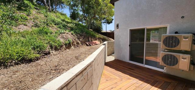 7920 Rocoso Lane, Carlsbad CA: https://media.crmls.org/mediaz/94dadb7d-0825-4aec-8b41-ba670605eb93.jpg
