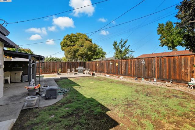 Image 29 of 35 For 40116 Crockett St