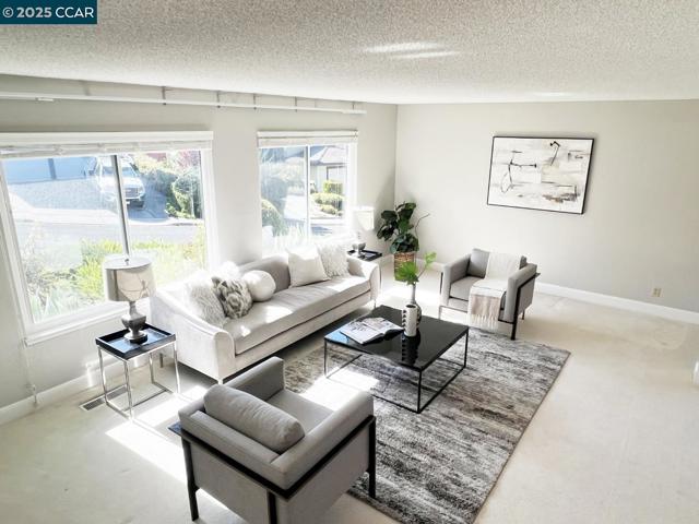 109 Scotts Chute Ct, Richmond CA: https://media.crmls.org/mediaz/94db25a5-a188-48aa-9a4f-2a2fb66857f6.jpg