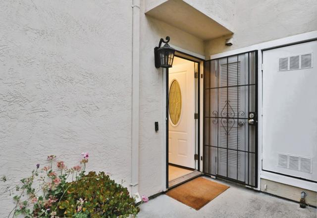 284 Rosewood Court, Hayward CA: https://media.crmls.org/mediaz/94dbcd41-c97d-4ef7-8a9d-879445988c08.jpg