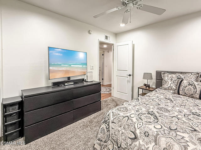 2439 N Lita Place, Simi Valley CA: https://media.crmls.org/mediaz/94dbf392-1f18-420c-ac23-e642259c3aa5.jpg