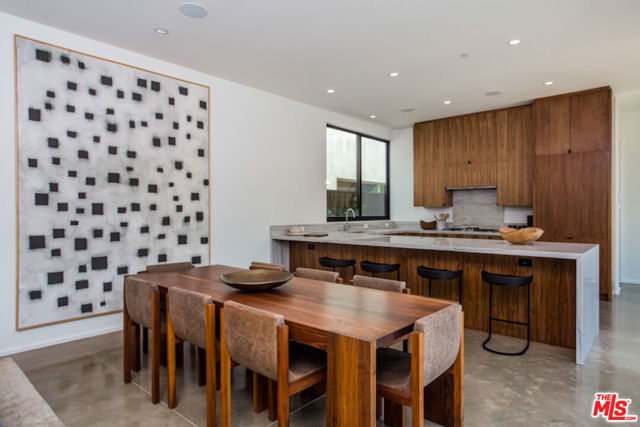 848 Milwood Avenue, Venice CA: https://media.crmls.org/mediaz/94dc29f1-b60a-4f4b-89c3-f7f6bbeea86d.jpg