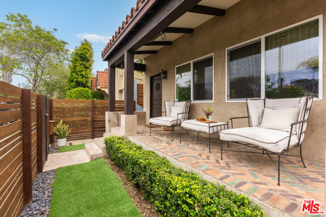 1774 Washington Way, Venice CA: https://media.crmls.org/mediaz/94dc7943-7eda-4d2d-9b67-e37f4c77bbd0.jpg