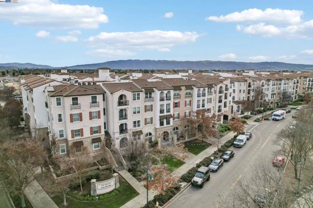 3240 Maguire Way, Dublin CA: https://media.crmls.org/mediaz/94dd1080-0e96-4e8c-a41d-34b137268678.jpg