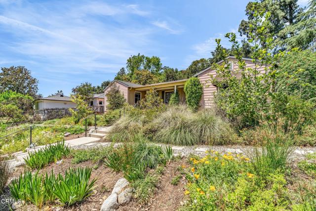 1313 E Palm Street, Altadena CA: https://media.crmls.org/mediaz/94dd8116-e27f-41ad-a236-322734b49a8e.jpg