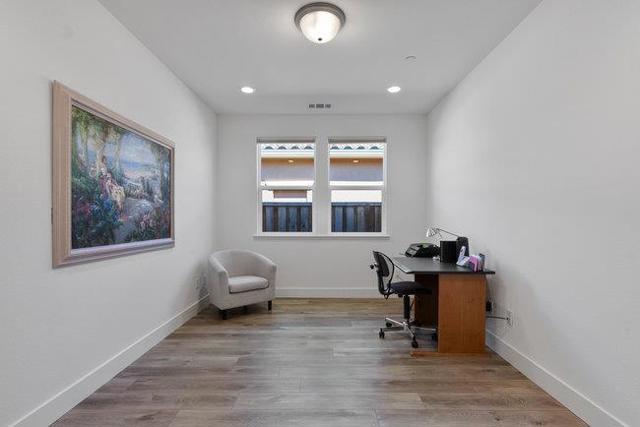 2008 White Oak Drive, Hollister CA: https://media.crmls.org/mediaz/94dd8409-d104-4f1f-a17c-e6c6f4d255ca.jpg