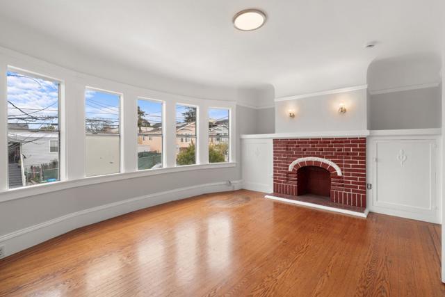 189 Lee Avenue, San Francisco CA: https://media.crmls.org/mediaz/94dd8d26-2630-498b-a1c5-b6cba3447391.jpg