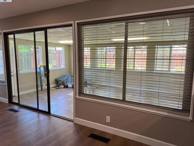 4919 Mohr Ave, Pleasanton CA: https://media.crmls.org/mediaz/94ddca31-9068-474b-aec8-4a94250028de.jpg